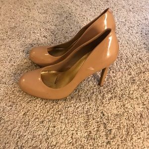 Jessica Simpson Nude Patent Pumps. Size 6.5.